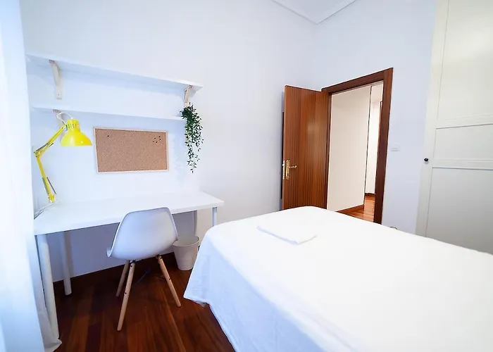 Pozas Center Lejlighed